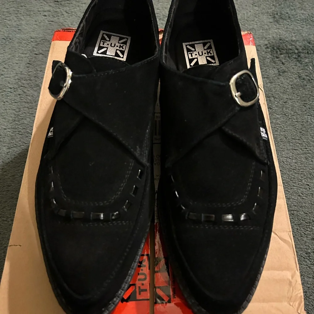 T.U.K Men's Black Suede Buckle Loafers - Picture 1 of 5